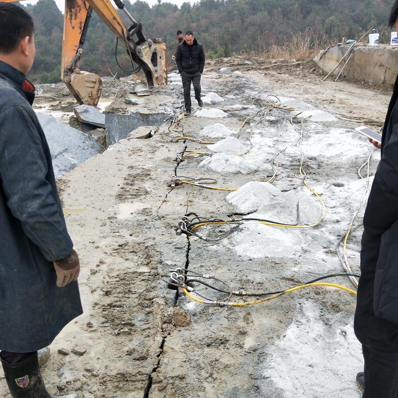 破碎錘成本高用采石頭怎么提高工效 劈裂棒