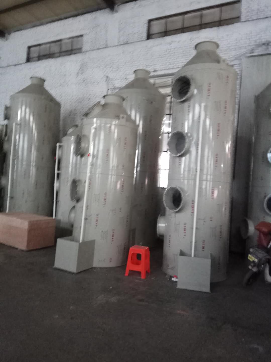 榮鑫公司設(shè)計定制**脫硫脫硝噴淋塔