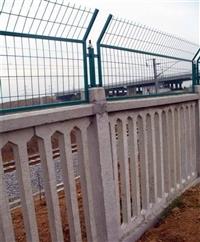 鐵路防護(hù)柵欄廠家-防護(hù)刺絲滾籠價(jià)格-高架橋防護(hù)柵欄