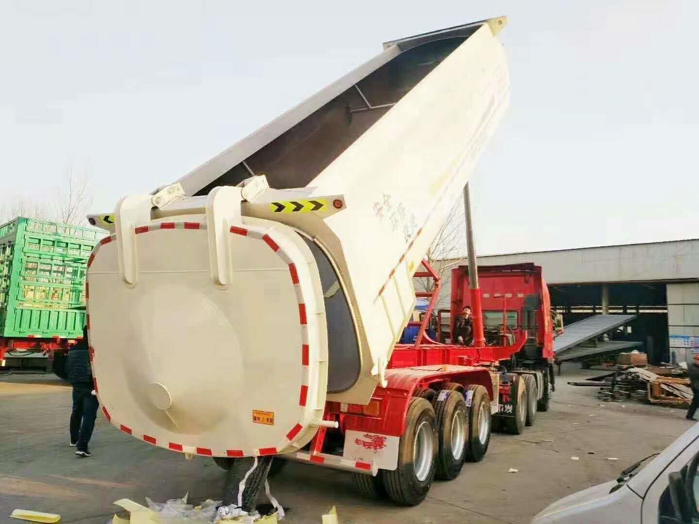重慶新款罐式后翻自卸半掛車 梁山國駿
