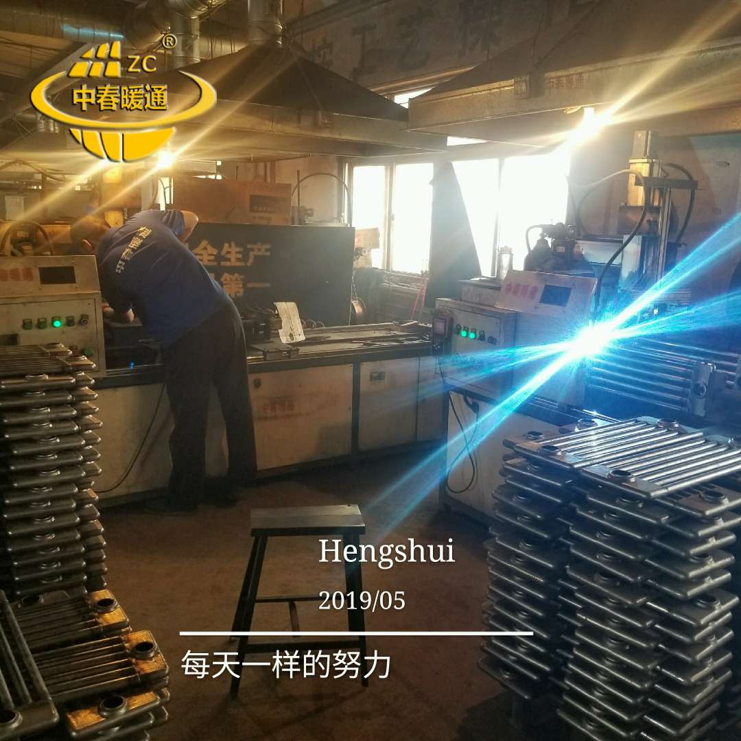 德陽鋼五柱散熱器鋼柱QFGZ506暖氣片廠