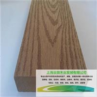 園林景觀地面鋪設(shè)用塑木實(shí)心地板特性好還是菠蘿格地板特性好