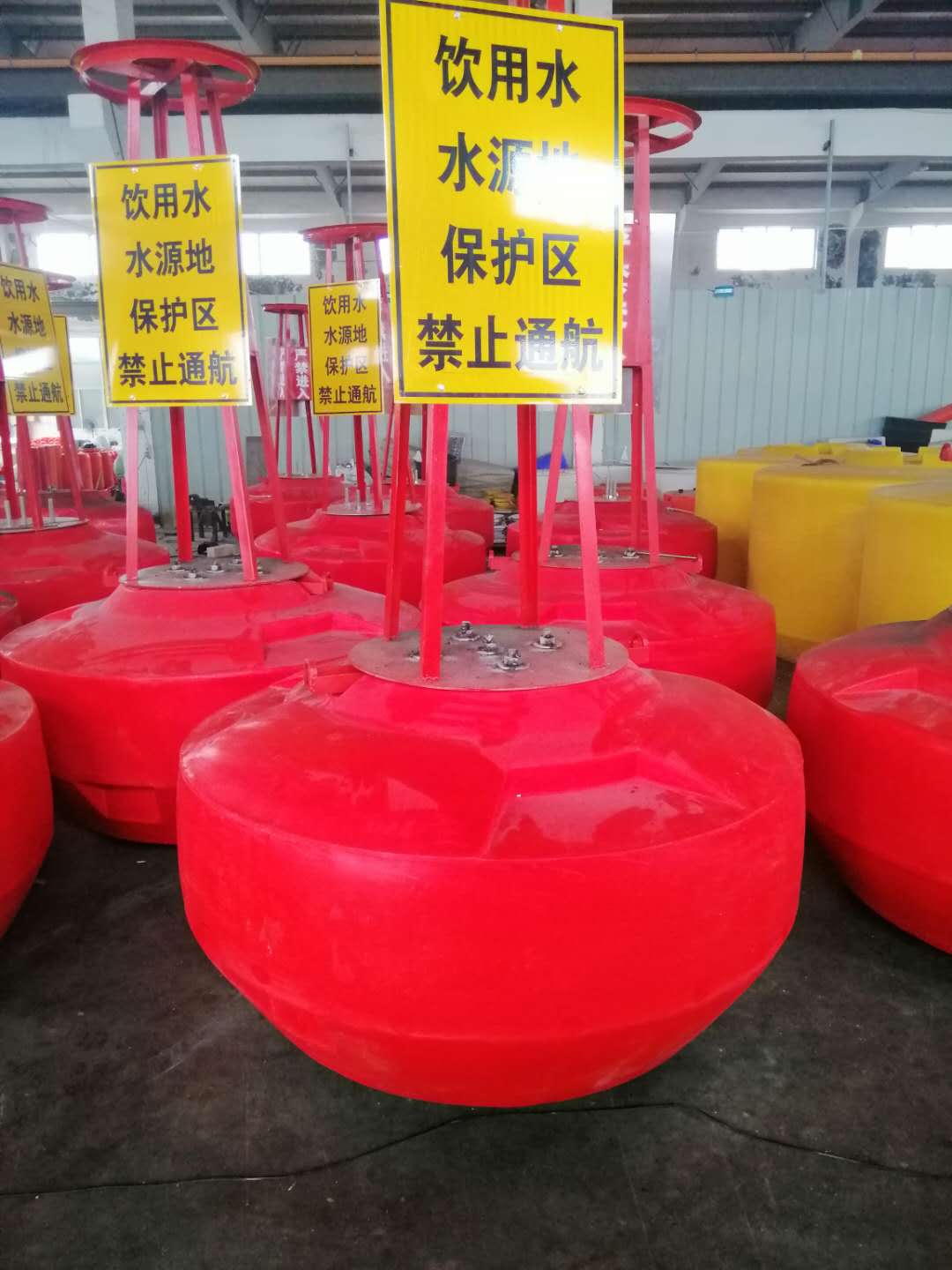 鎮(zhèn)江水上工程設(shè)施江面導(dǎo)航航標(biāo)廠家 橋梁禁航指示標(biāo)