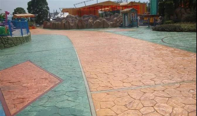 東營壓花地坪施工報價 山東壓花地坪材料多少錢一平方 亞斯特