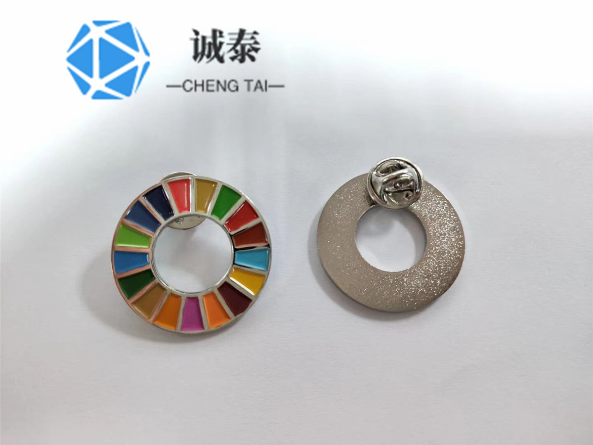 公司西服胸章定制，工作佩戴胸章，找北京定制司徽廠