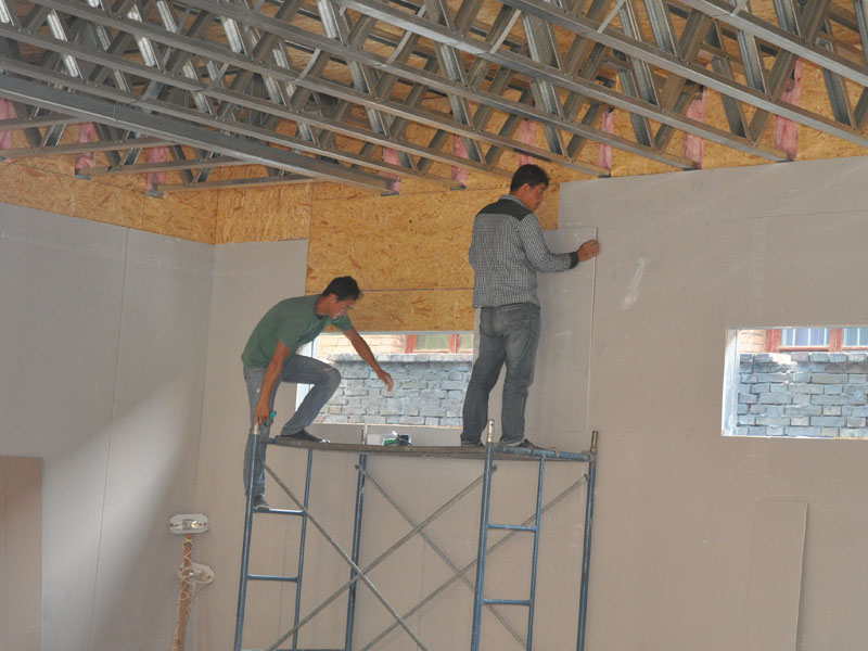 中衛(wèi)屋面金屬瓦-選購輕鋼房屋*天水大成隆源建筑新材料