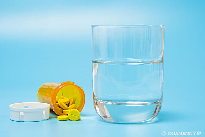 日本水杯走陸地口岸進(jìn)口報關(guān)有什么費(fèi)用需要收取 杯子