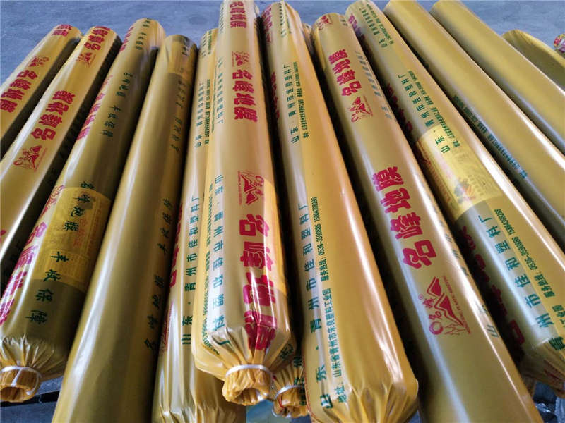 銀黑雙色反光地膜*佳和塑料廠-質(zhì)優(yōu)價平-海南葡萄**地膜