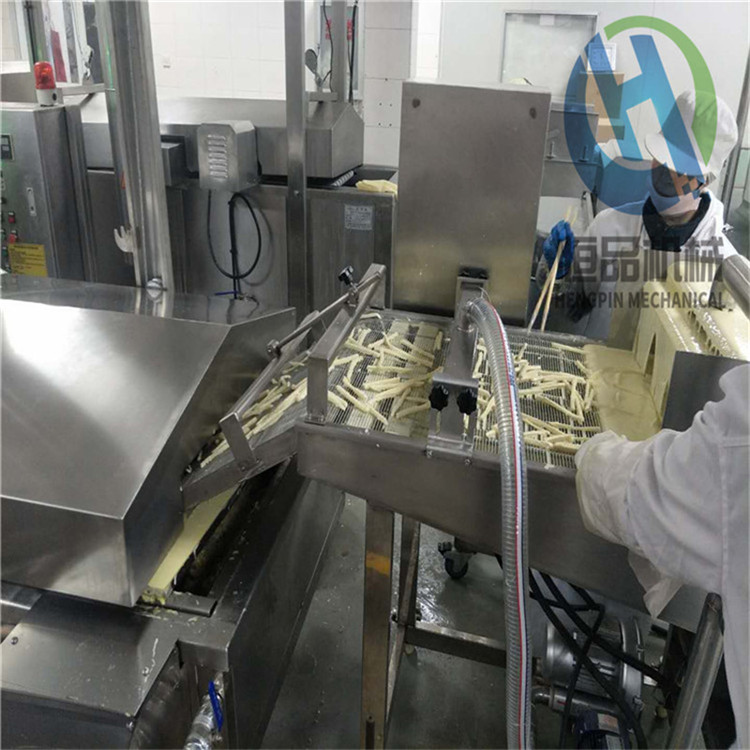 新款節(jié)能薯條淋漿油炸生產(chǎn)線廠家 連續(xù)式油炸機 恒品