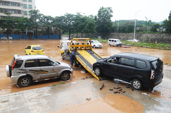 信阳汽车道路救援价格