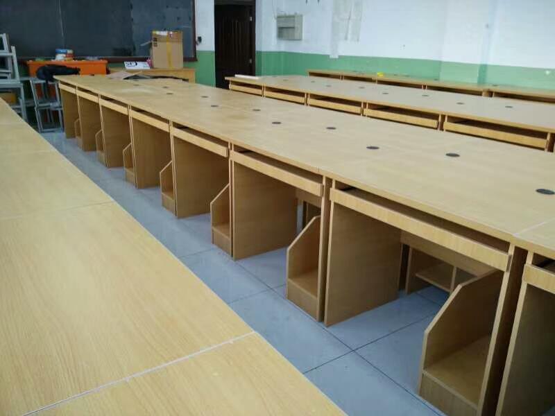 焦作機房電腦桌廠家 微機室電腦桌 在線免費咨詢