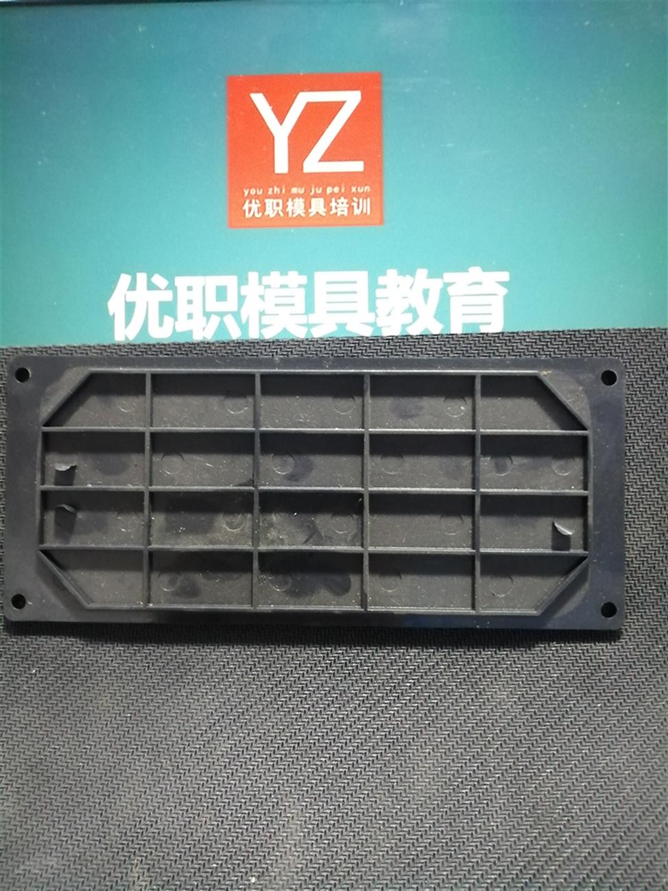 ug編程培訓費用 大概多久能學會