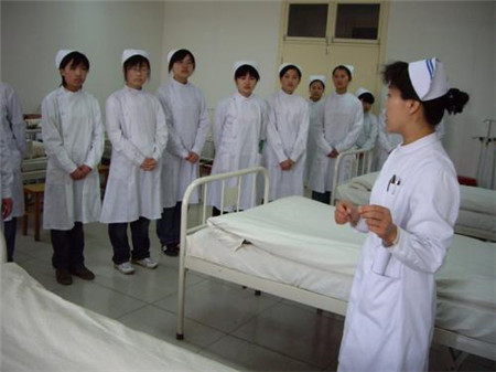 黔南口腔醫學大專正在招生 公辦口腔醫學高考班招生