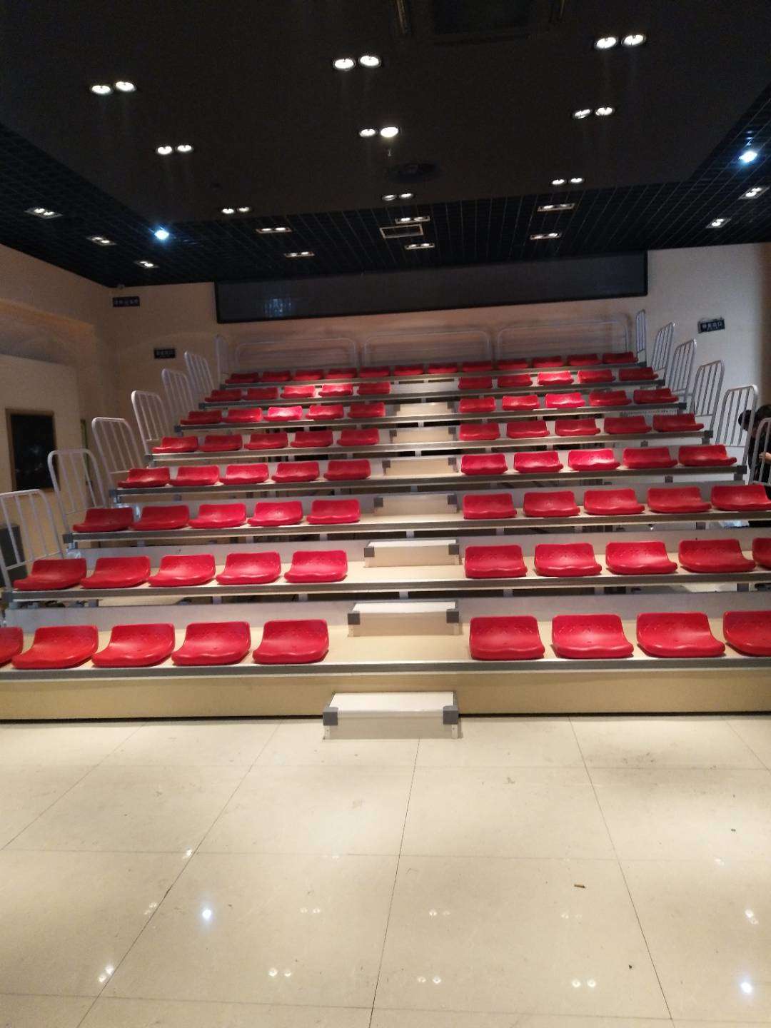 校園伸縮看臺價格 免費咨詢
