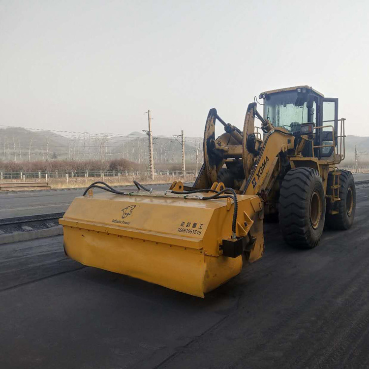 20鏟車裝清掃地機(jī) 砂石清掃