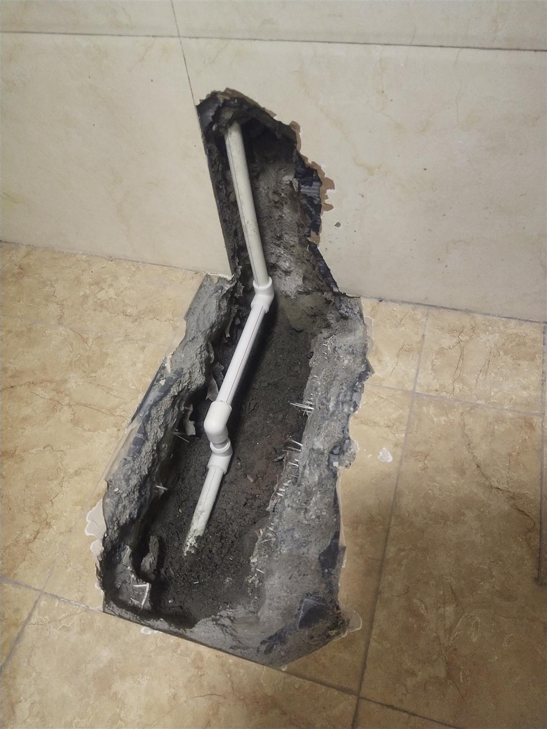 章丘**查漏水