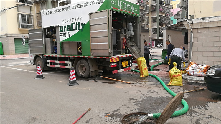 小型固液分离吸粪车