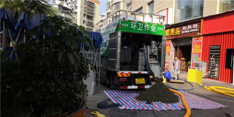 粪便压干脱水吸粪车