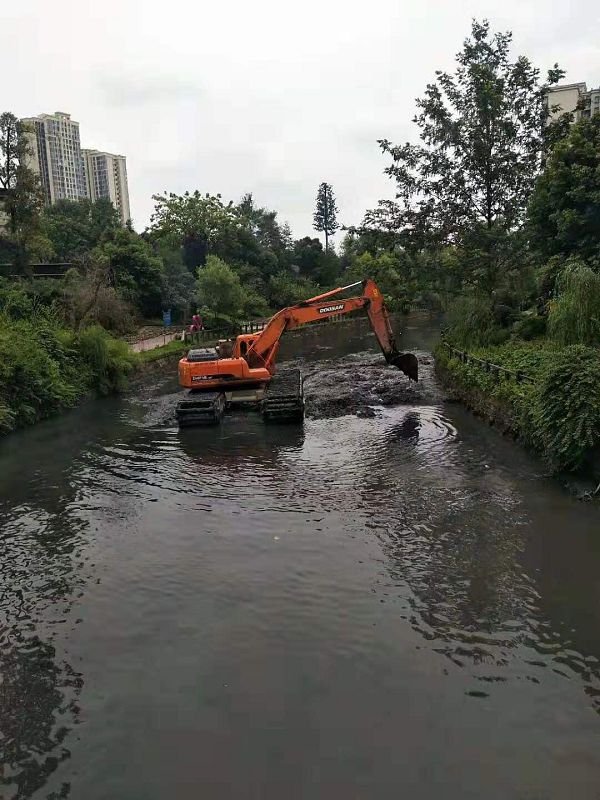 益陽水陸挖掘機租賃 租賃水上挖機公司 挖機清淤價格