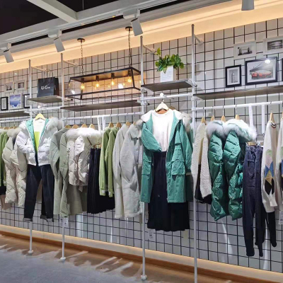家紡服裝架加工商_天一地九金屬制品_輕奢風_女裝_不銹鋼金色