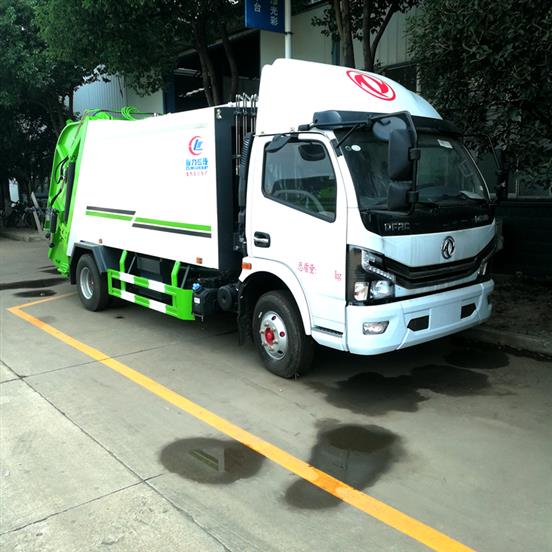 8方垃圾運(yùn)輸車 全國(guó)上戶