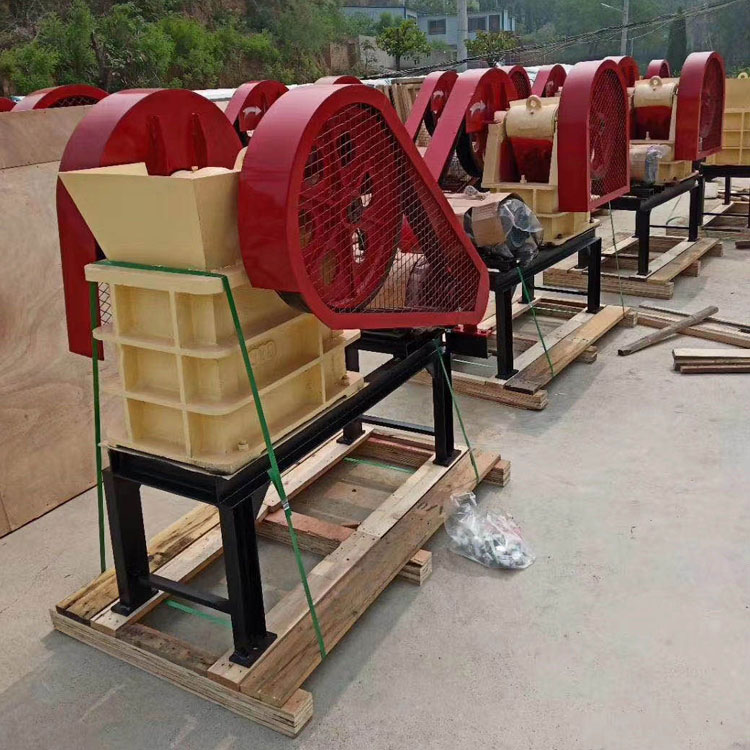 鄂式破碎設(shè)備型號(hào) 砸石機(jī) 噪音低