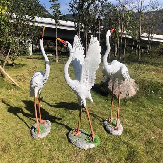 千辰園林玻璃鋼雕塑制作