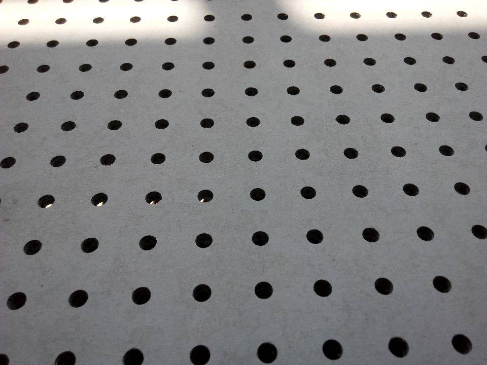 阻燃FC穿孔吸音板規格 沖孔吸音板廠家聯系方式