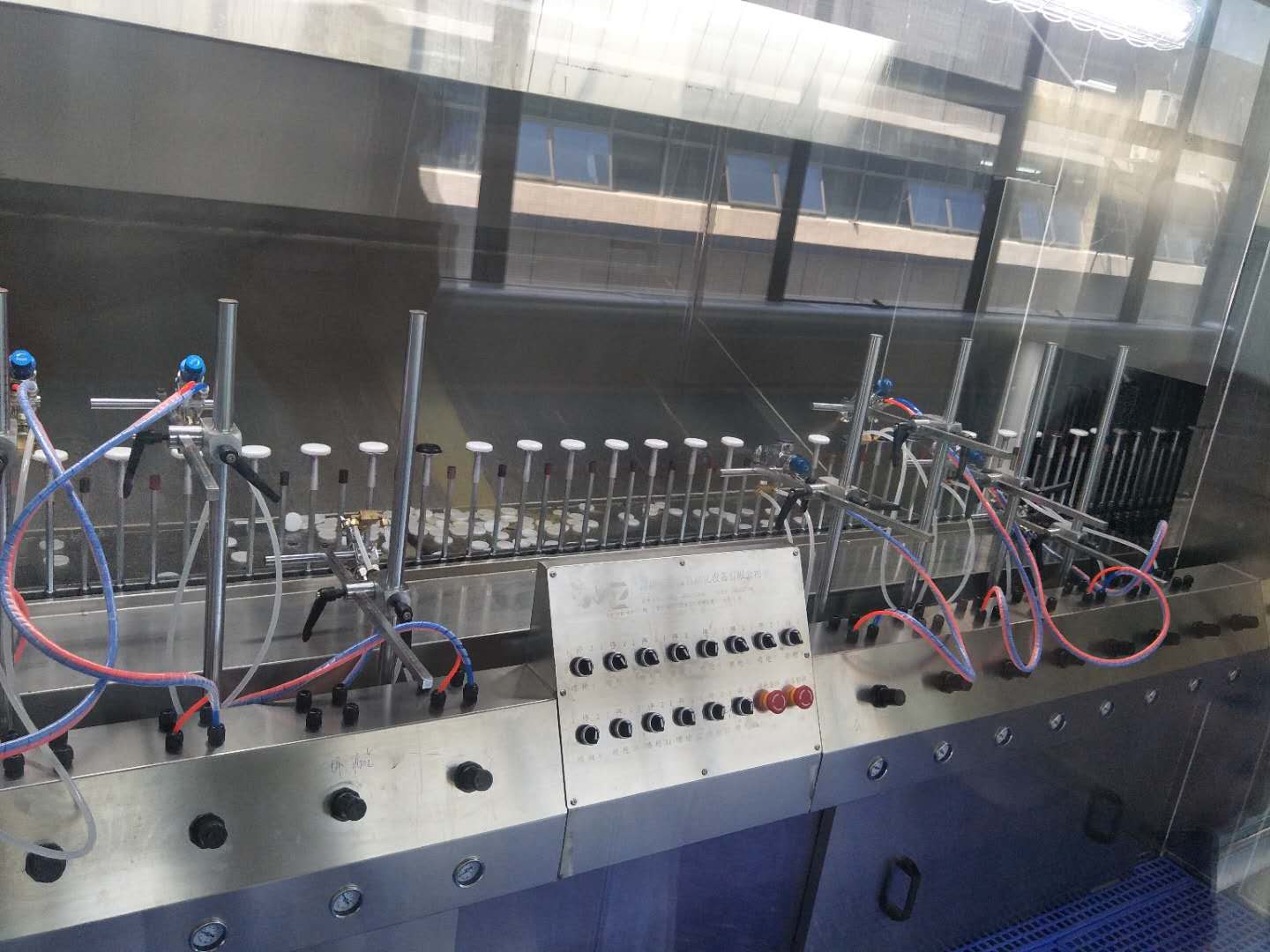 ...志諾噴油生產線，化妝品自動噴油設備，全自動噴油線