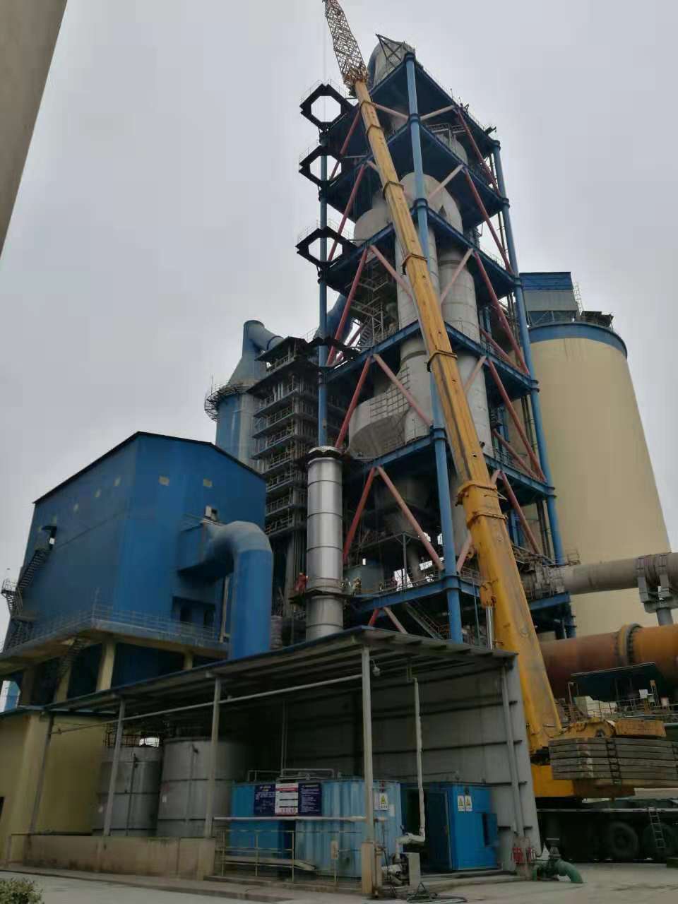 鎮江更換窯尾預熱器煙筒廠家 拆除更換窯尾預熱器煙筒