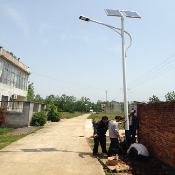 平凉太阳能灯厂家价格 太阳能LED路灯