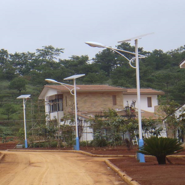 泰州太阳能LED路灯厂家价格 LED太阳能路灯