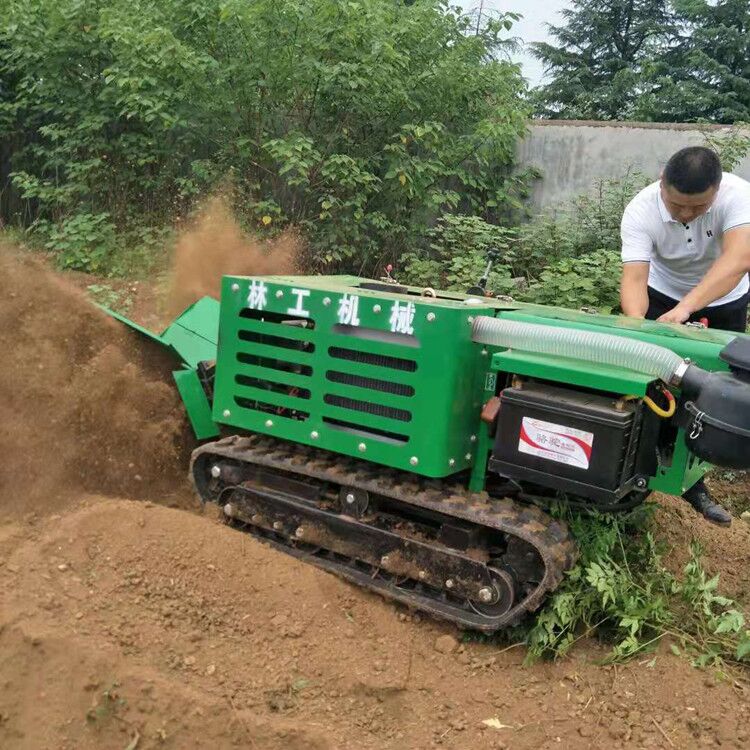 履带施肥机