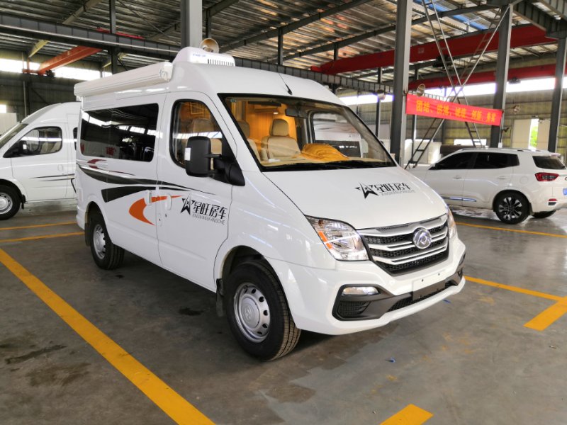 新余大通短軸中**B型房車定制