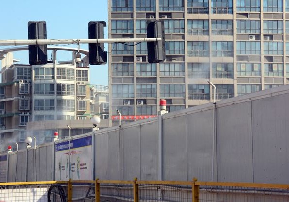 电动四轮雾炮洒水车