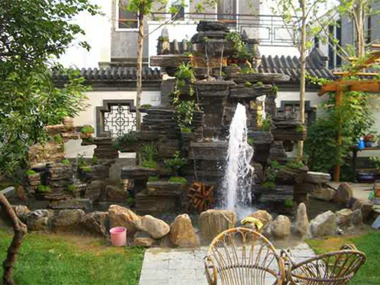 黃石草坪園林石規格-湖北景觀石開采基地
