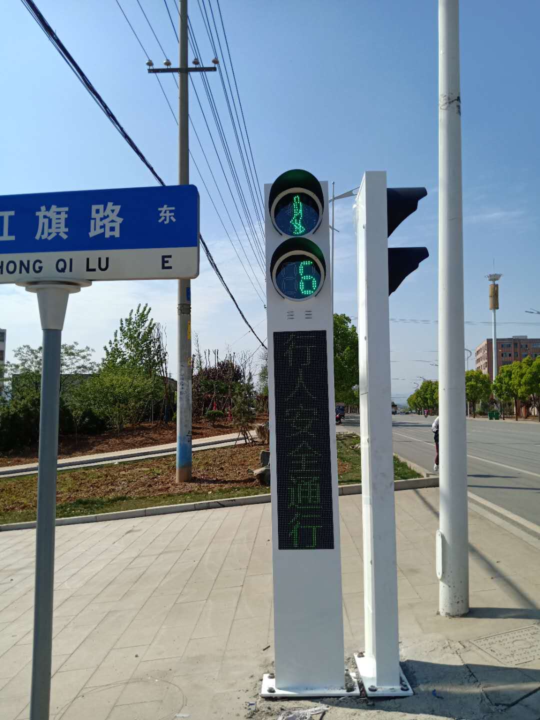 十堰道路信号灯杆