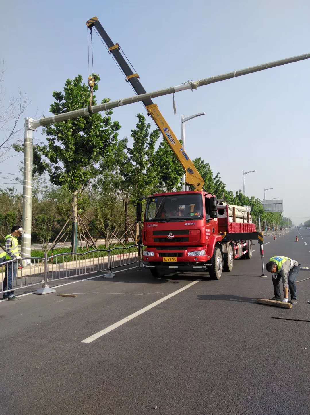 长沙标志牌杆件厂家 f型交通标志杆