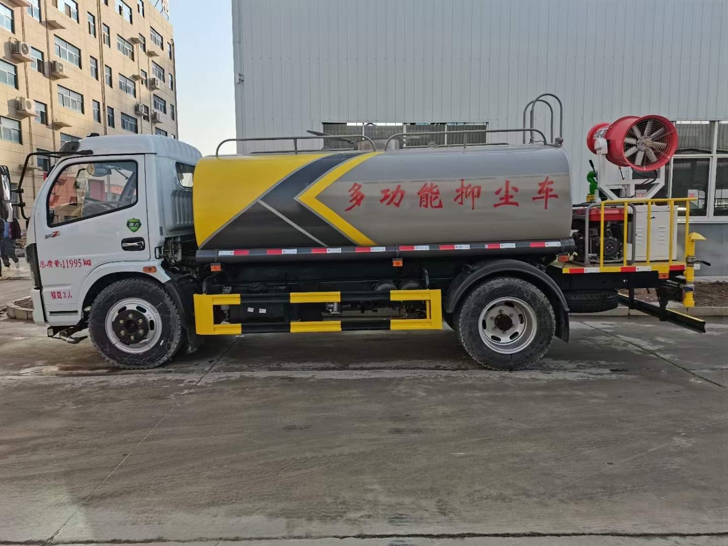 东风系列洒水车