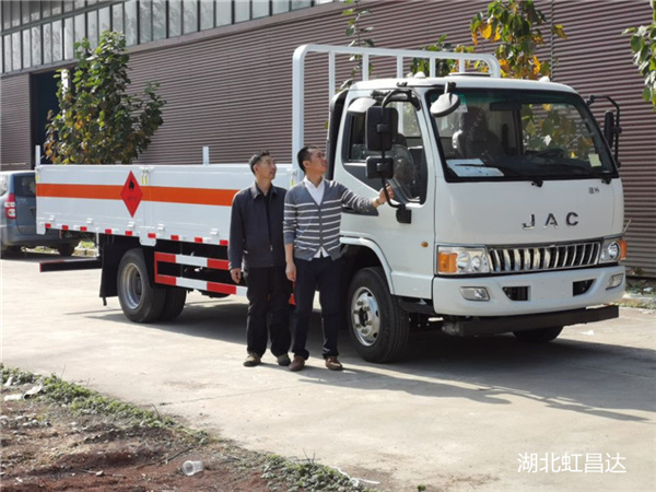 小型液化气配送车