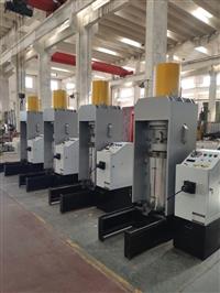 新型虎堅果榨油機機械設備  新型油棕果液壓榨油機  新型牛油果大型榨油機