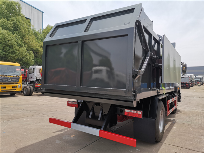 養(yǎng)殖戶家禽糞便清運(yùn)車_16立方糞便車配置