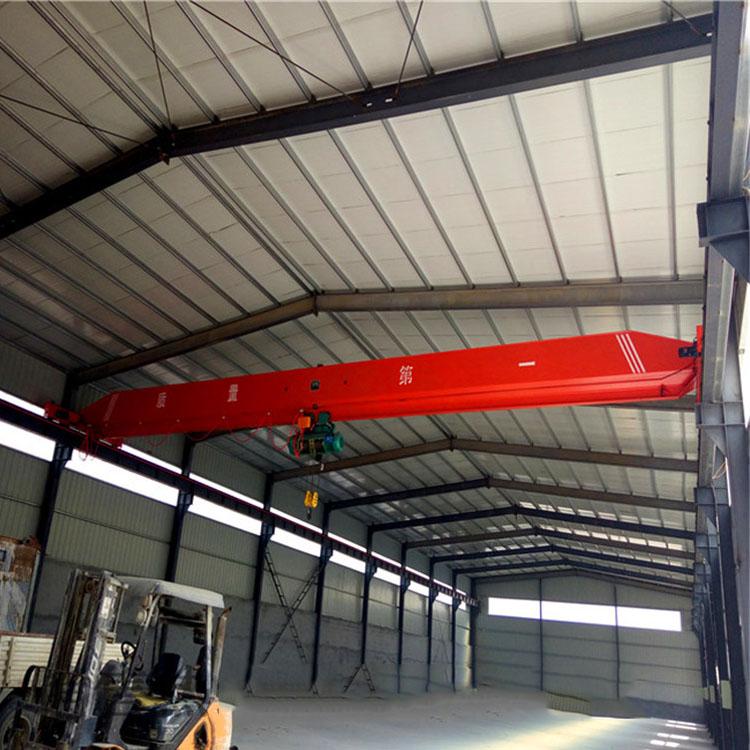 電動(dòng)雙梁起重機(jī) 遂寧起重機(jī)廠家 場地利用率高