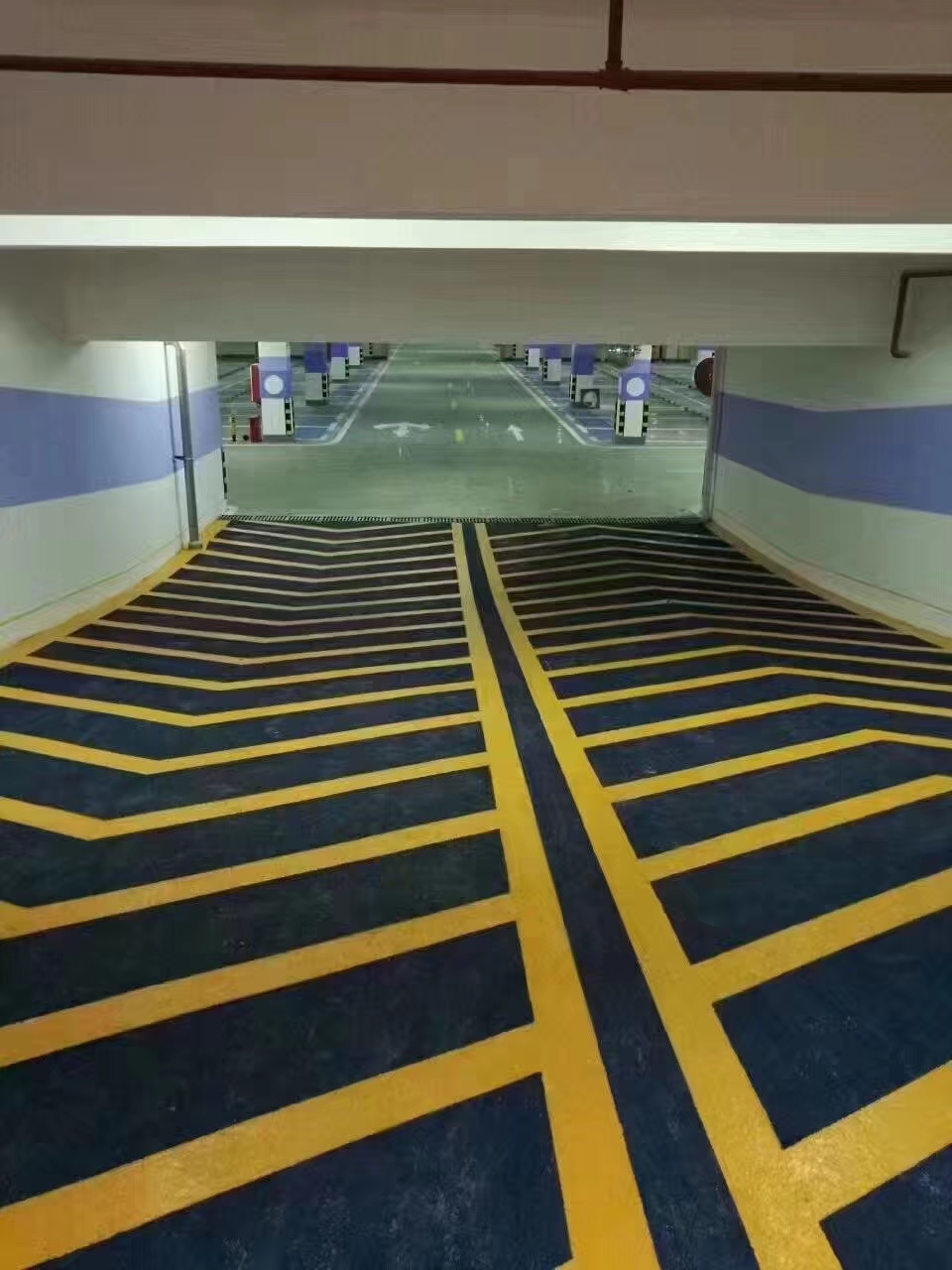 孝昌地下車庫劃線公司 色彩鮮明