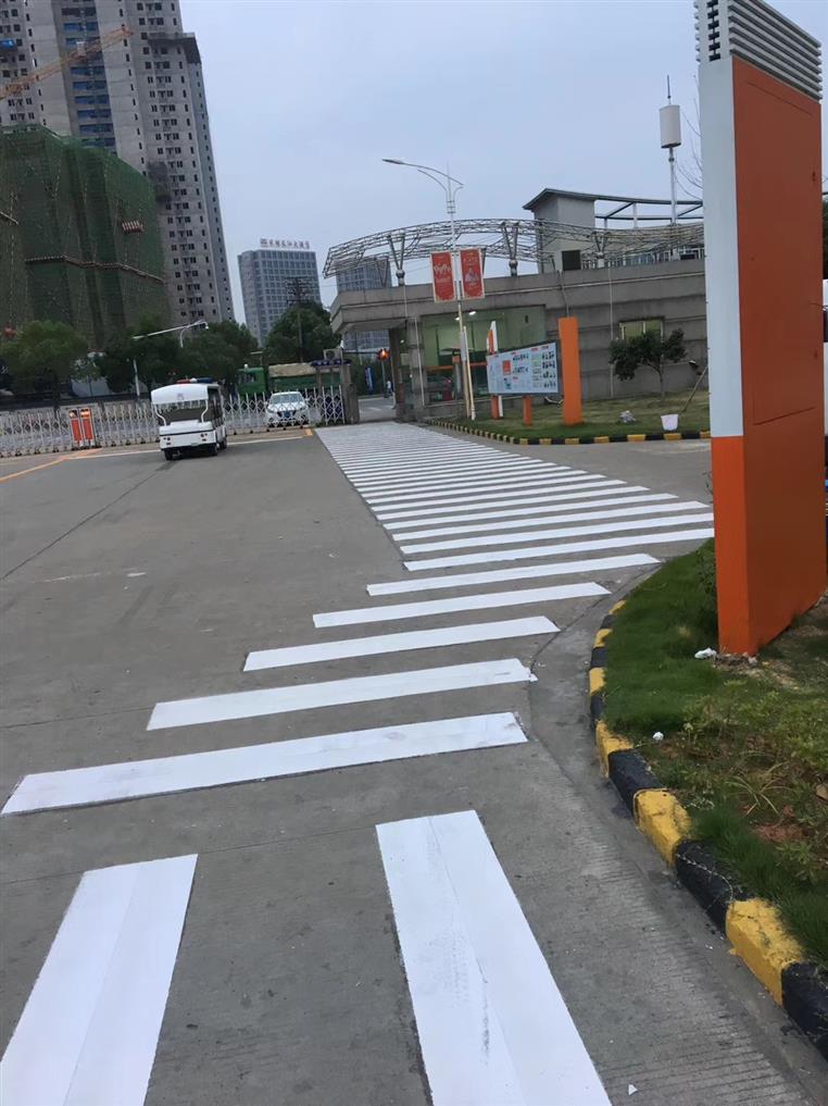 東西湖廠區劃線定制 使用壽命較長 色彩鮮明