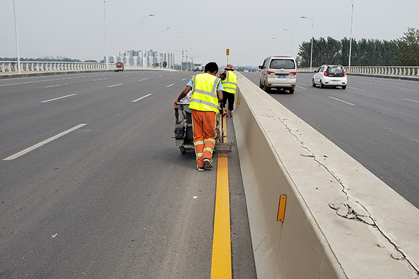 道路标线标牌