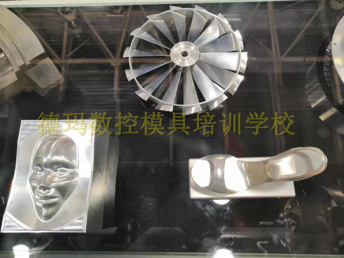 滄州數控機床培訓短期班 工廠師傅手把手教學