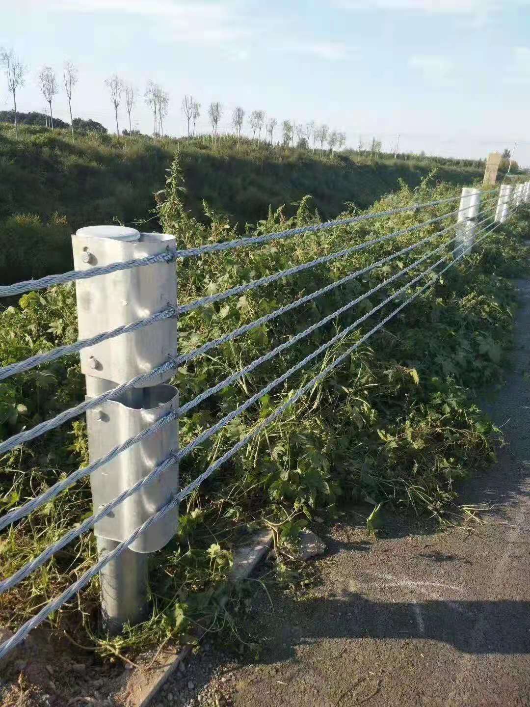 固原镀锌波形护栏