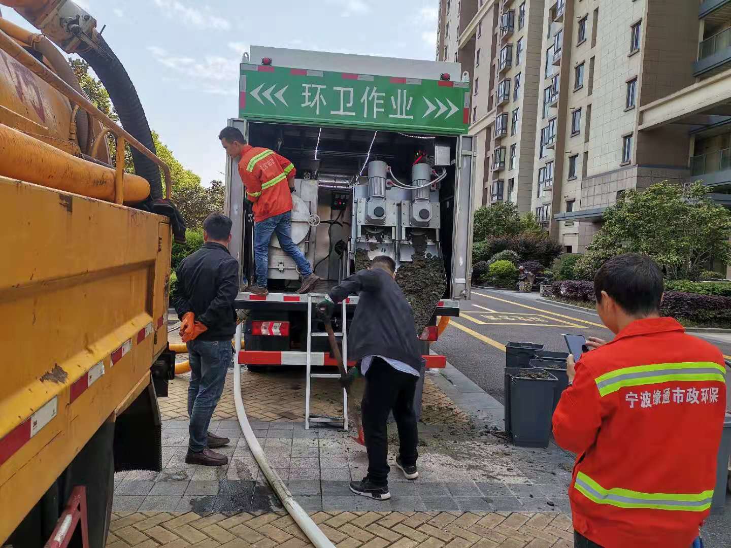 污水处理净化车清理化粪池