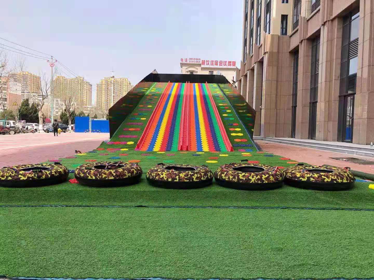 七彩旱雪滑道，網紅七彩滑道多少錢，七彩滑道供應商